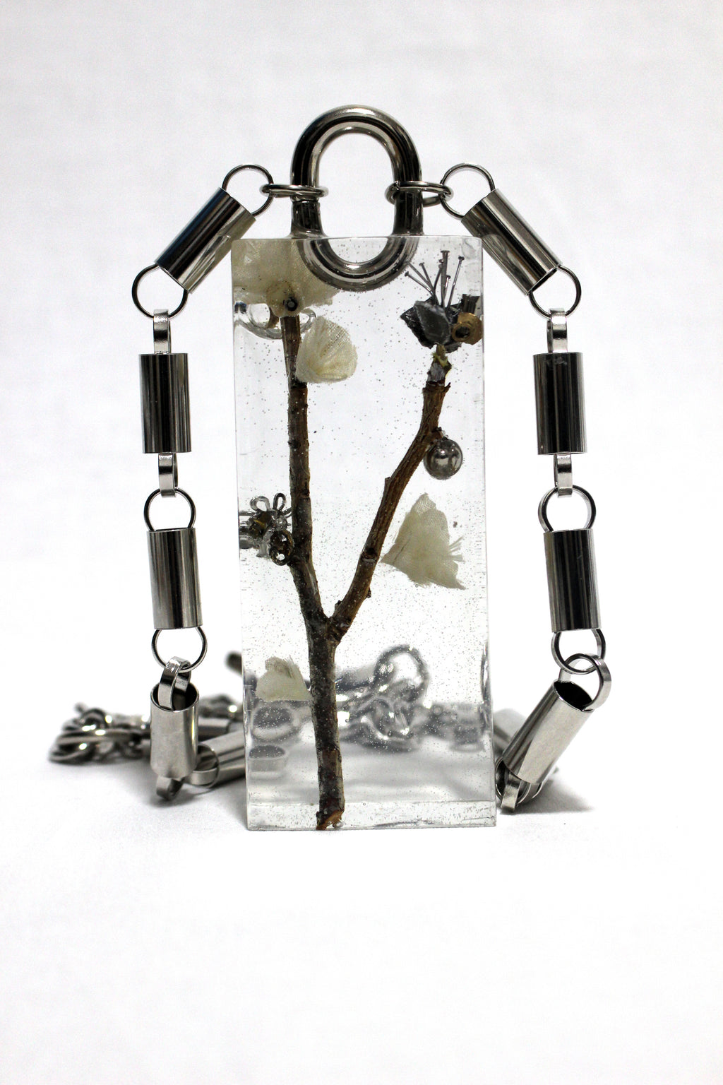 YES NECKLACE (TWIG) LEO GONDO Collaboration