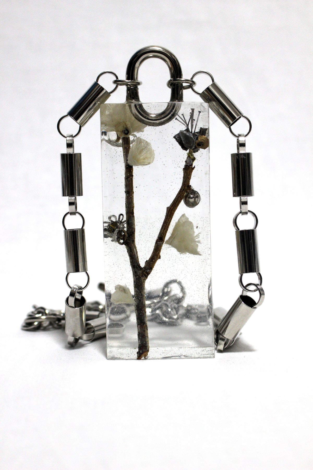 YES NECKLACE (TWIG) LEO GONDO Collaboration