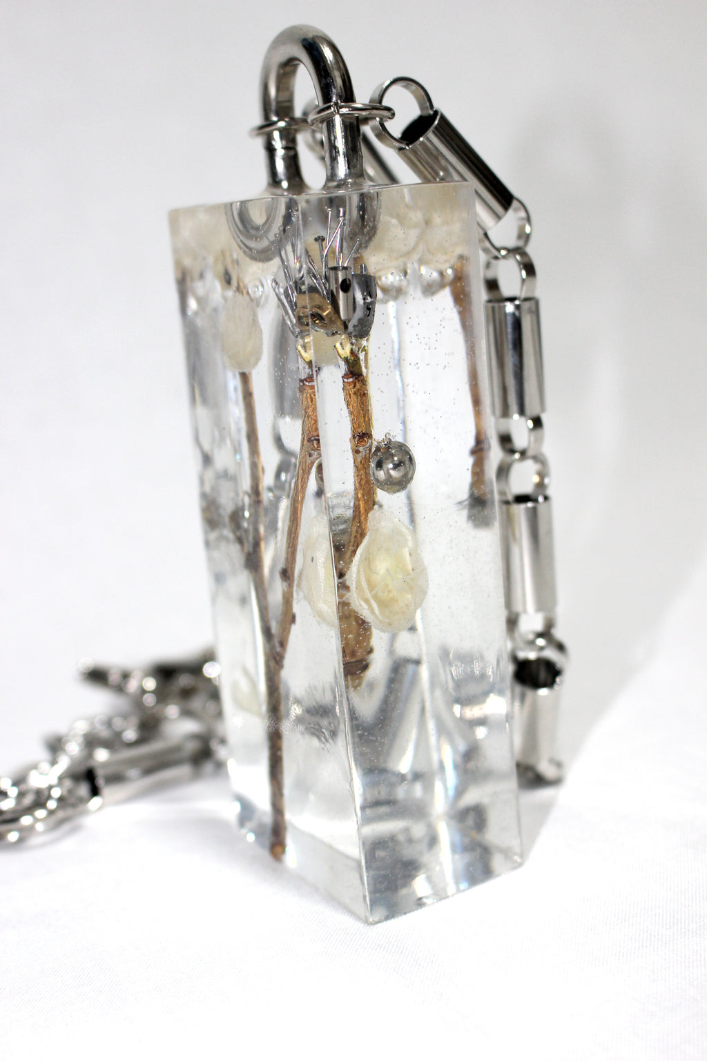YES NECKLACE (TWIG) LEO GONDO Collaboration