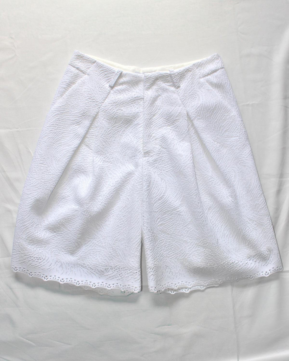 YES LACE TUCK HALF PANTS