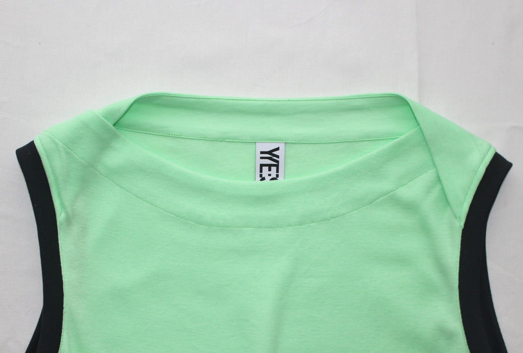 YES BOAT NECK TANK TOP