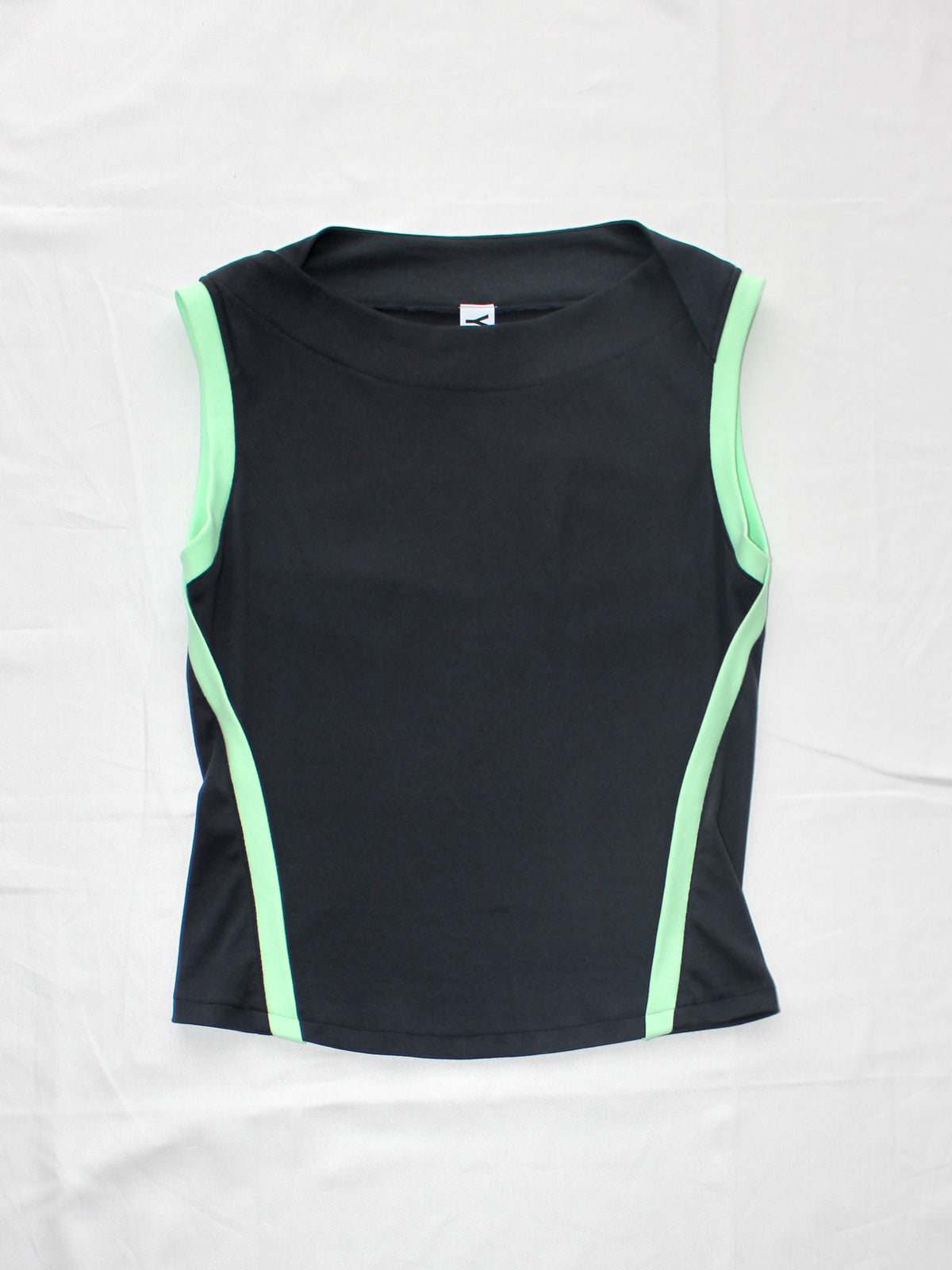 YES BOAT NECK TANK TOP
